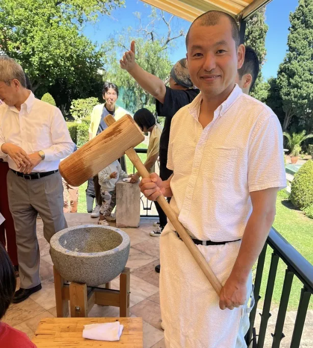 Traditional Japanese mochi pounding cultural event