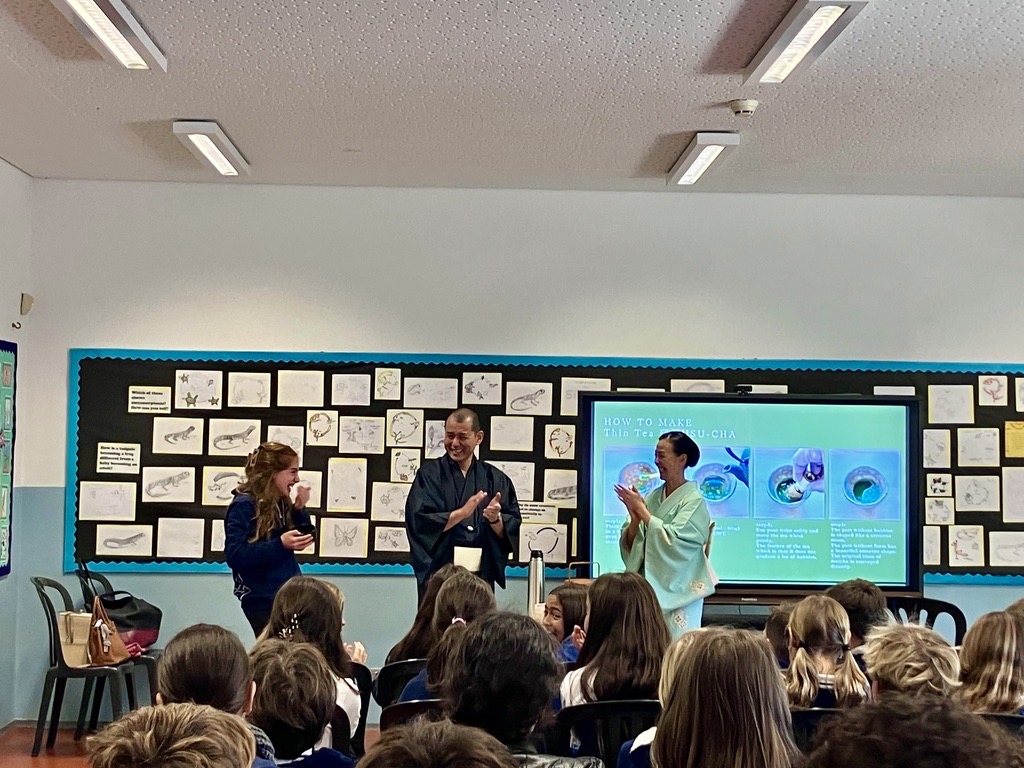 Japanese tea ceremony class with students